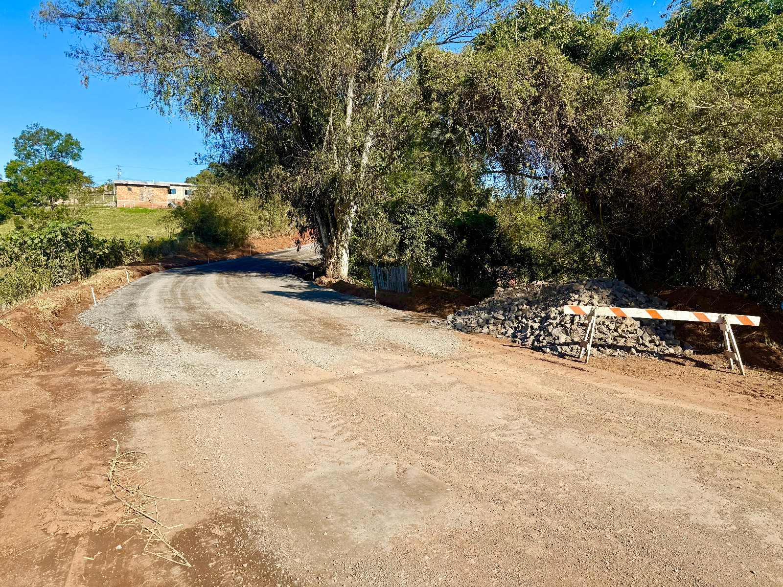 Obras de asfaltamento têm início na localidade de Fazenda Fialho, em Taquara