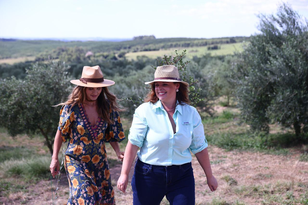 Produção de azeite liderada por Michelle Sápiras é destaque no programa É de Casa da Globo neste sábado (19)