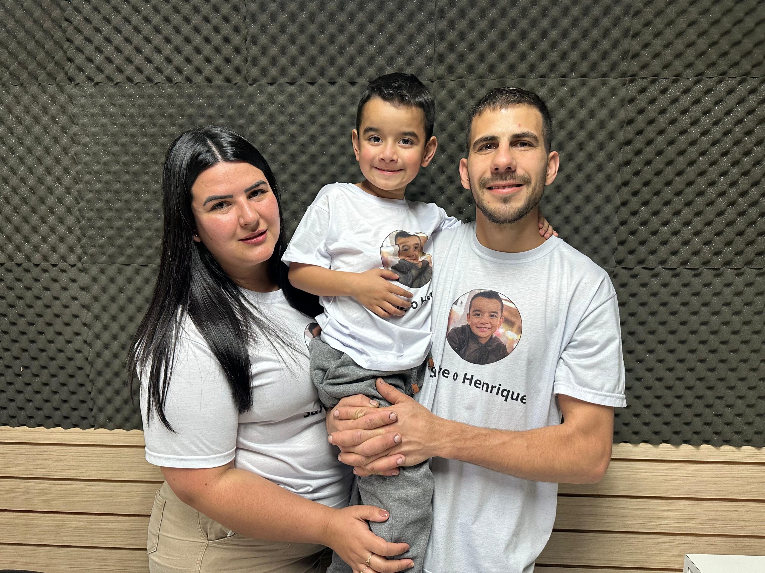 Família do menino Henrique busca recursos para custear tratamento milionário negado pela Justiça