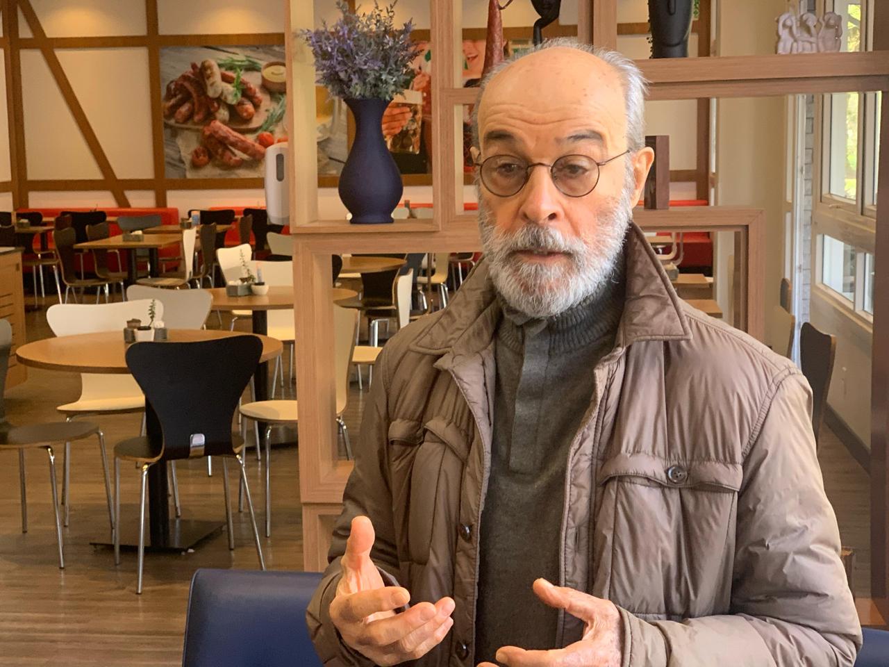 'O Veneno do Teatro' passa por Taquara com Osmar Prado e Maurício Machado em duelo cênico sobre poder e verdade