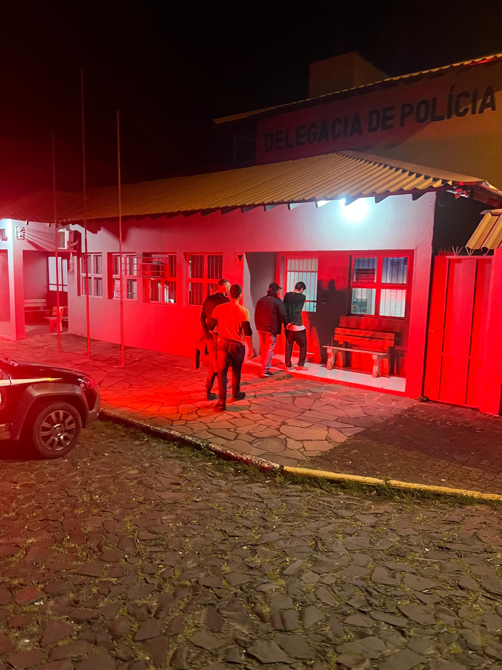 Polícia Civil prende dois homens por violência doméstica em situações distintas