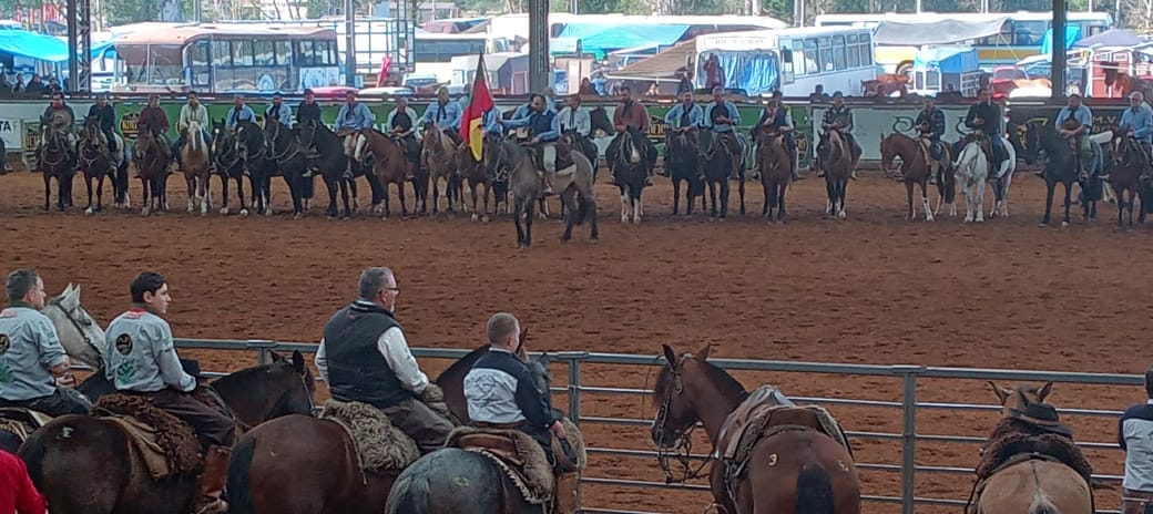 Sol no céu, luto no peito: segunda etapa do Campeonato Regional de Laço da 22ª RT é marcada por emoção e homenagens