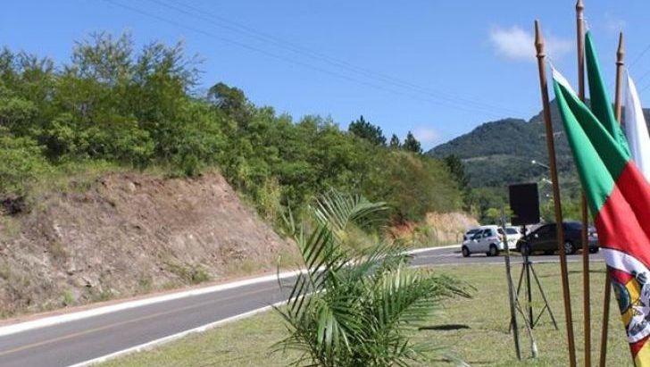 Obra interrompe acesso à Serra Grande por Igrejinha