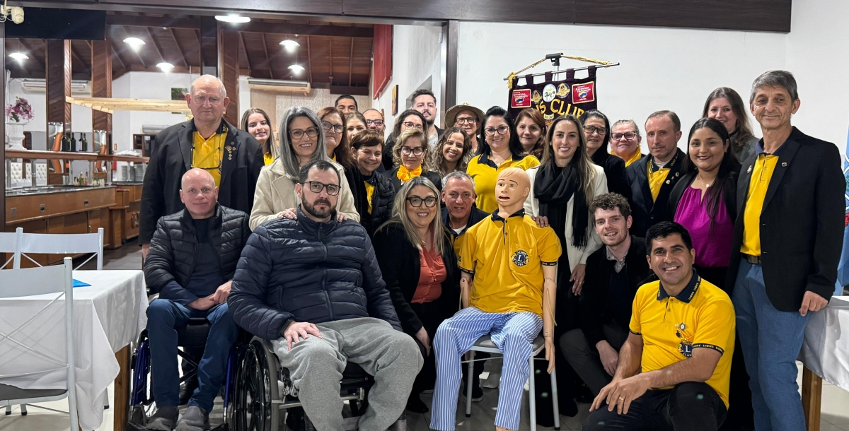 Lions Clube de Parobé doa manequim de treinamento ao Hospital São Francisco de Assis