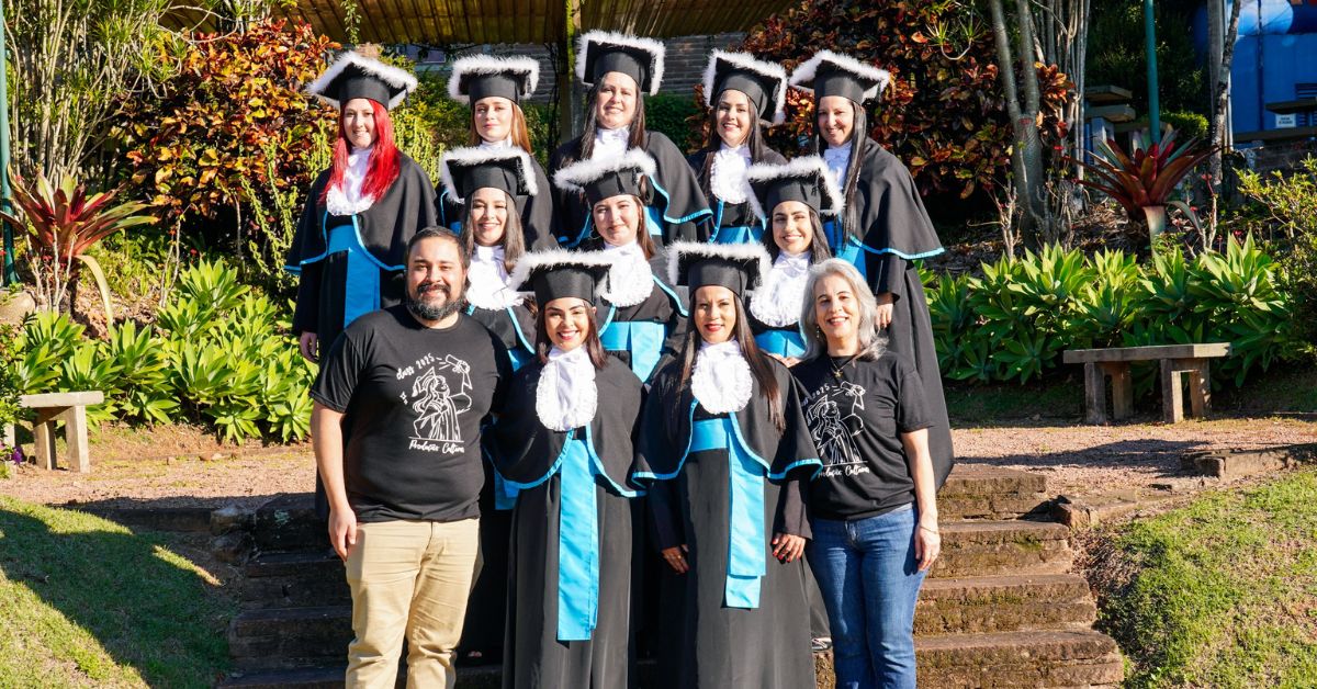 Formandos da EAD EJA do Sesc Taquara celebram conclusão do Ensino Médio
