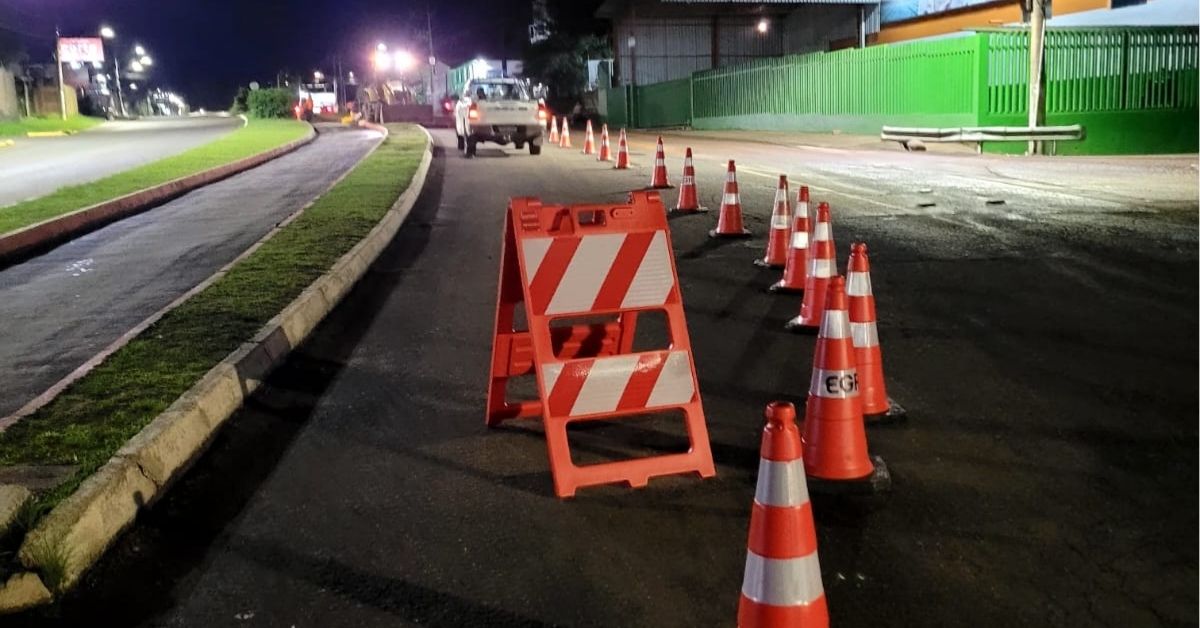 Corsan conserta vazamento de água em Taquara