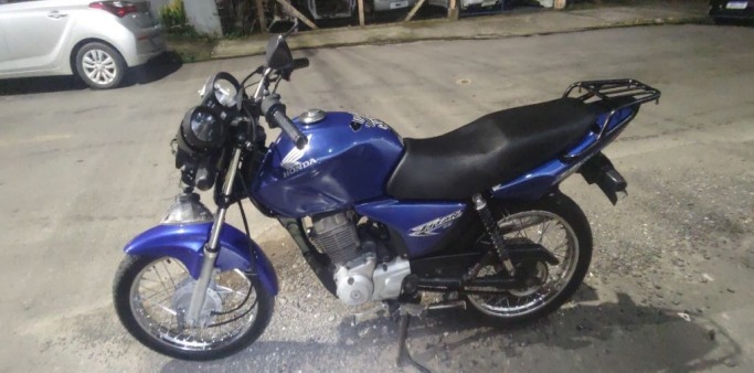 Colisão entre carro e moto na ERS-239 deixa piloto ferido