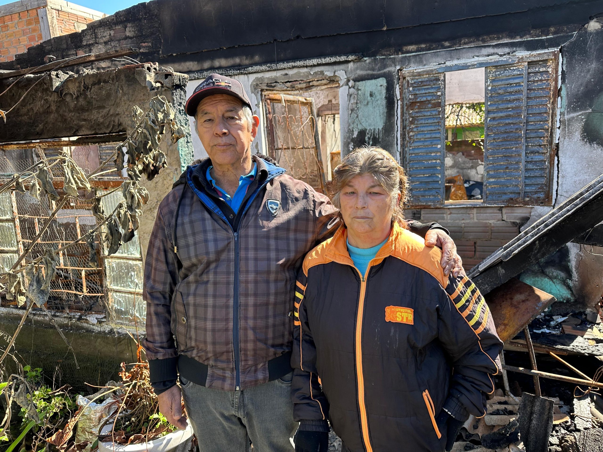 Moradora de Taquara pede ajuda após ter casa consumida por incêndio