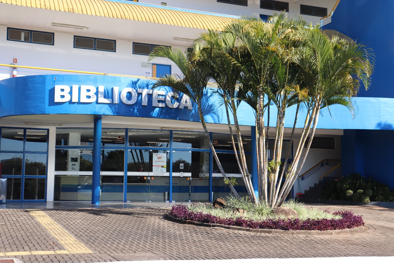 Biblioteca da Faccat recebe exposição “Cultura Viva” com artistas de Rolante