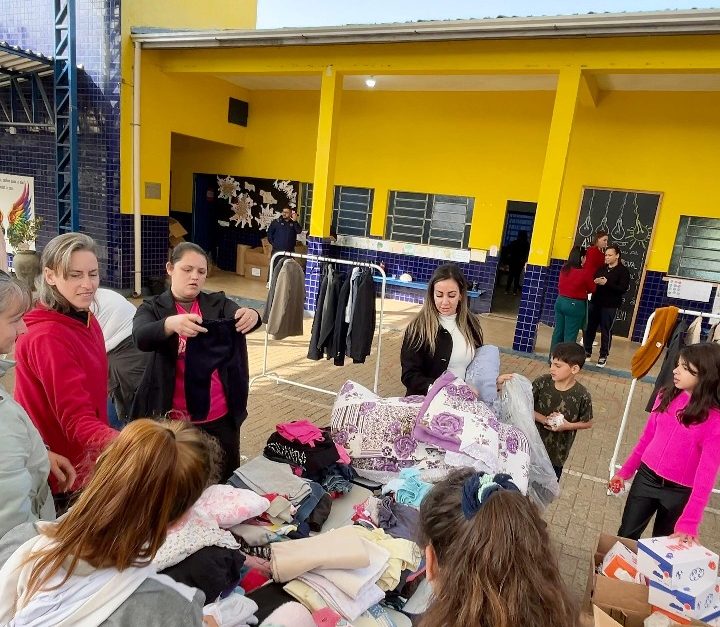 Bairro XV de Junho, em Parobé, recebeu edição do Varal Solidário