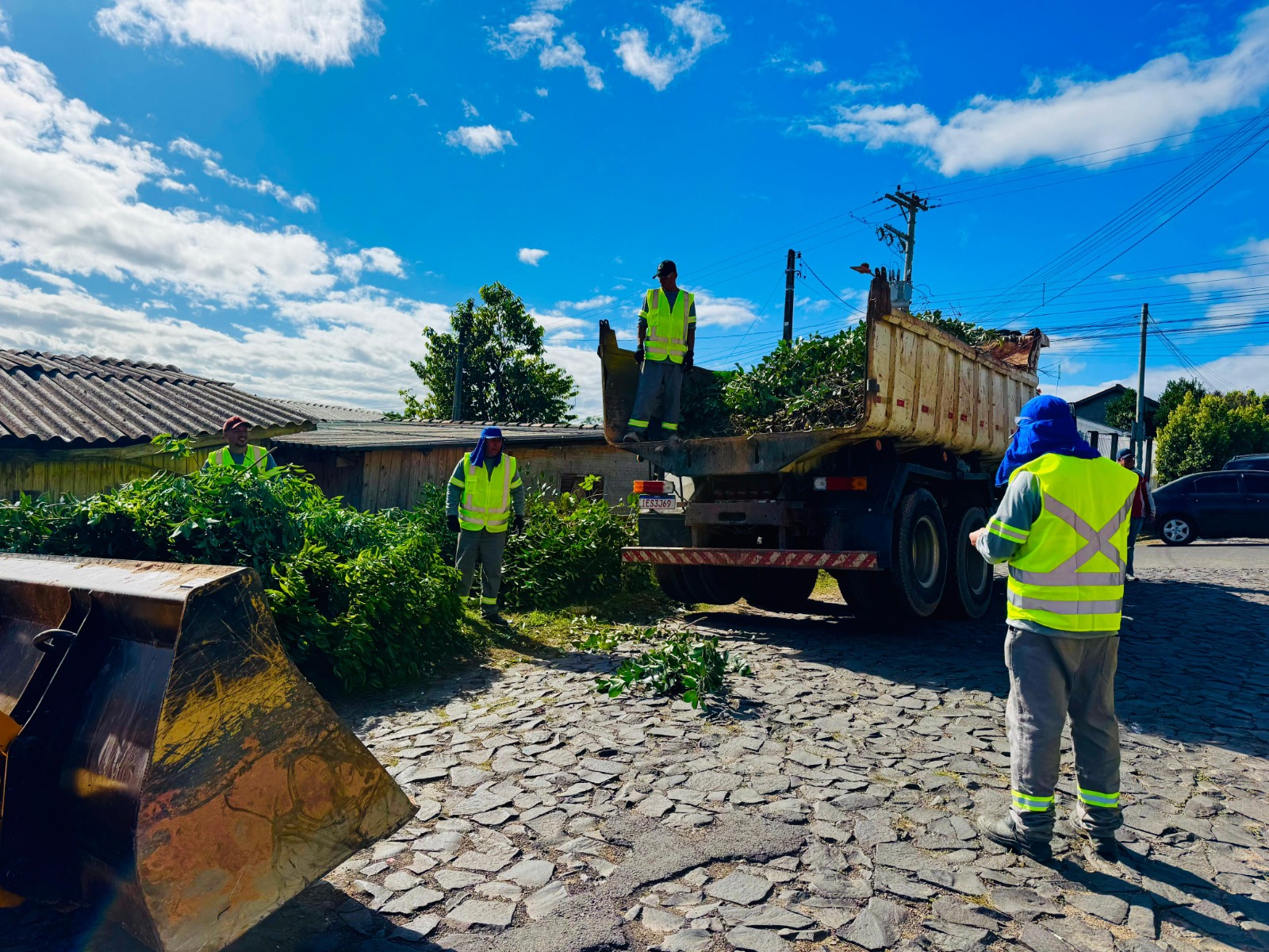 Km 4 e Santa Rosa seguem recebendo coleta de podas até domingo (24) em Taquara