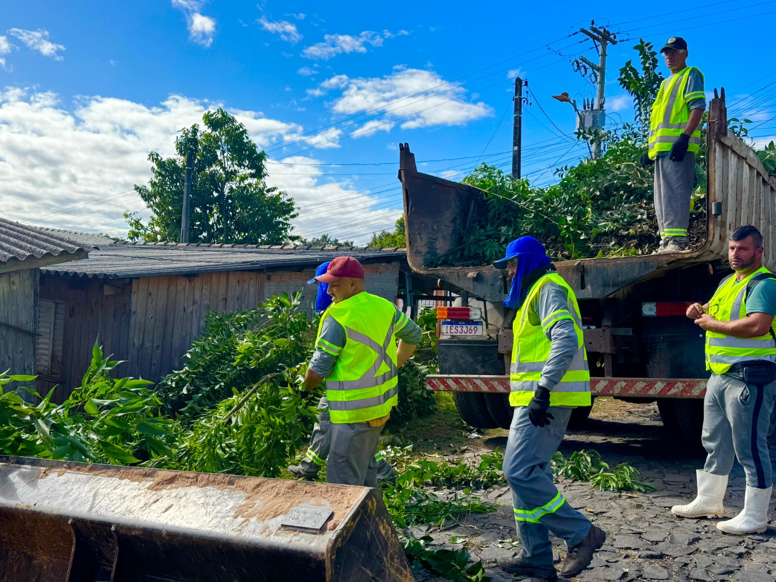 Taquara realiza atendimento de eventuais pendências na coleta de podas entre 26 e 31 de agosto