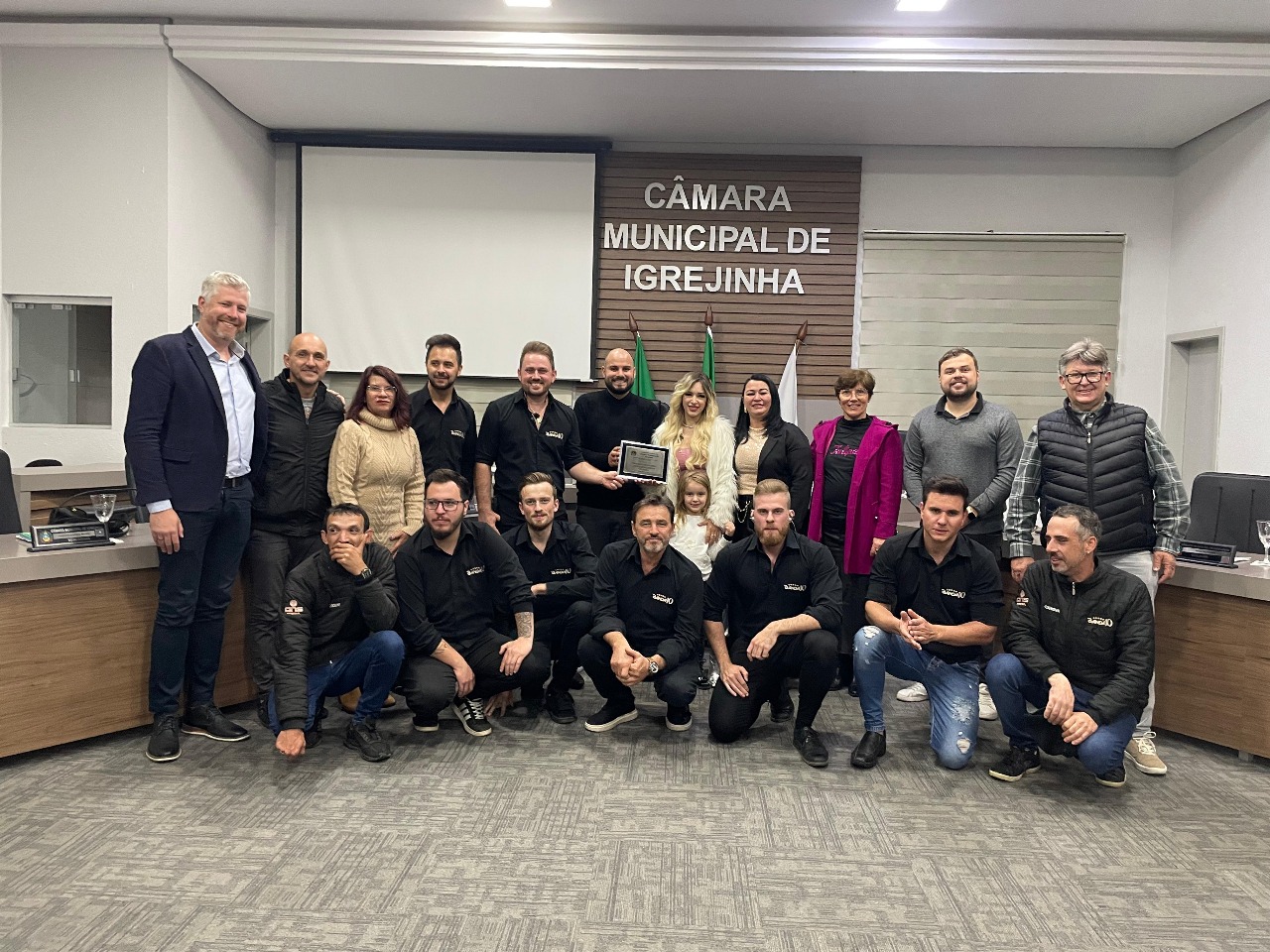 Câmara de Vereadores de Igrejinha homenageia a Banda 10 pelos 25 anos