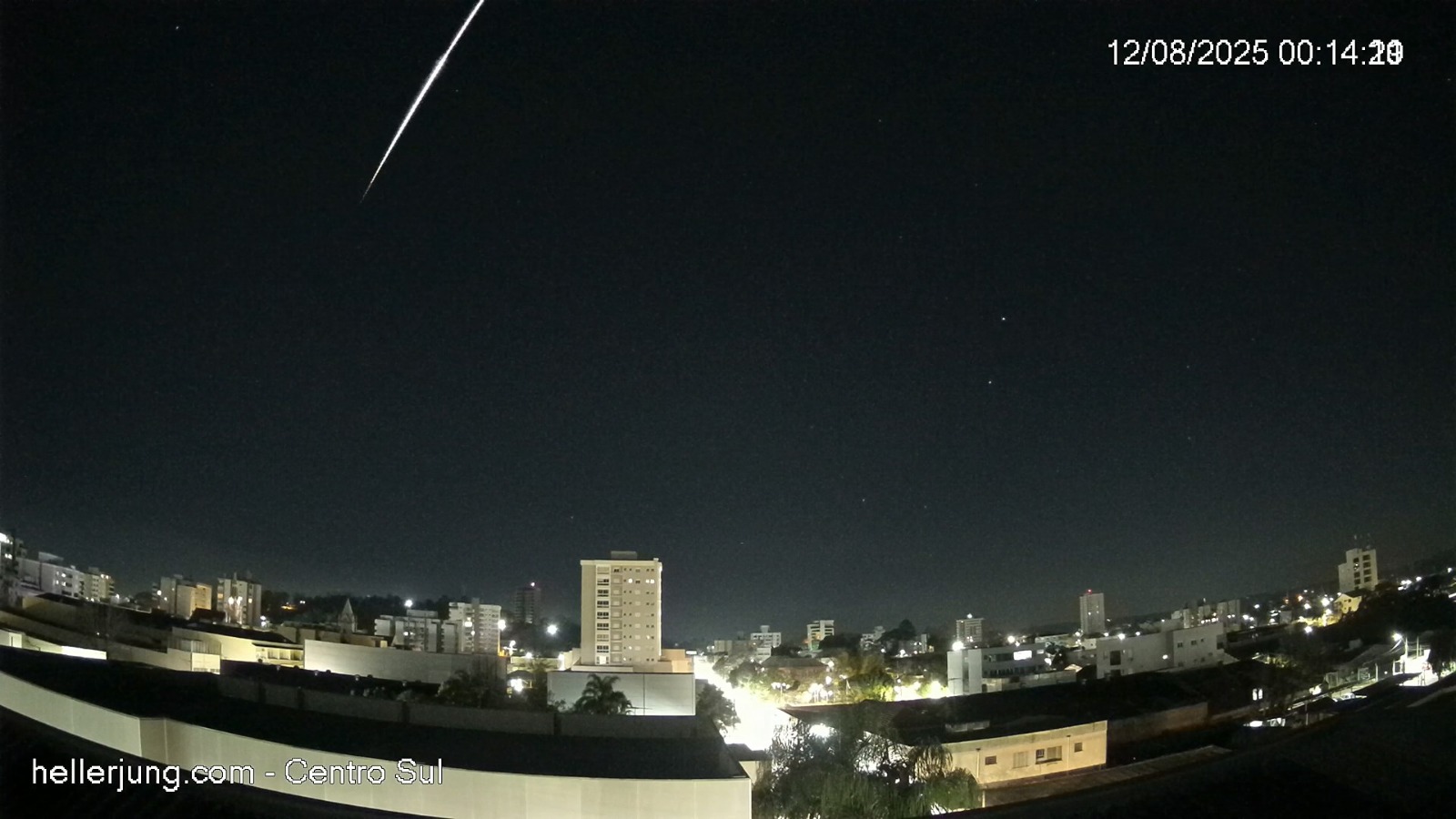 VÍDEO: Observatório Heller & Jung registra chuva de meteoros Perseidas sobre Taquara