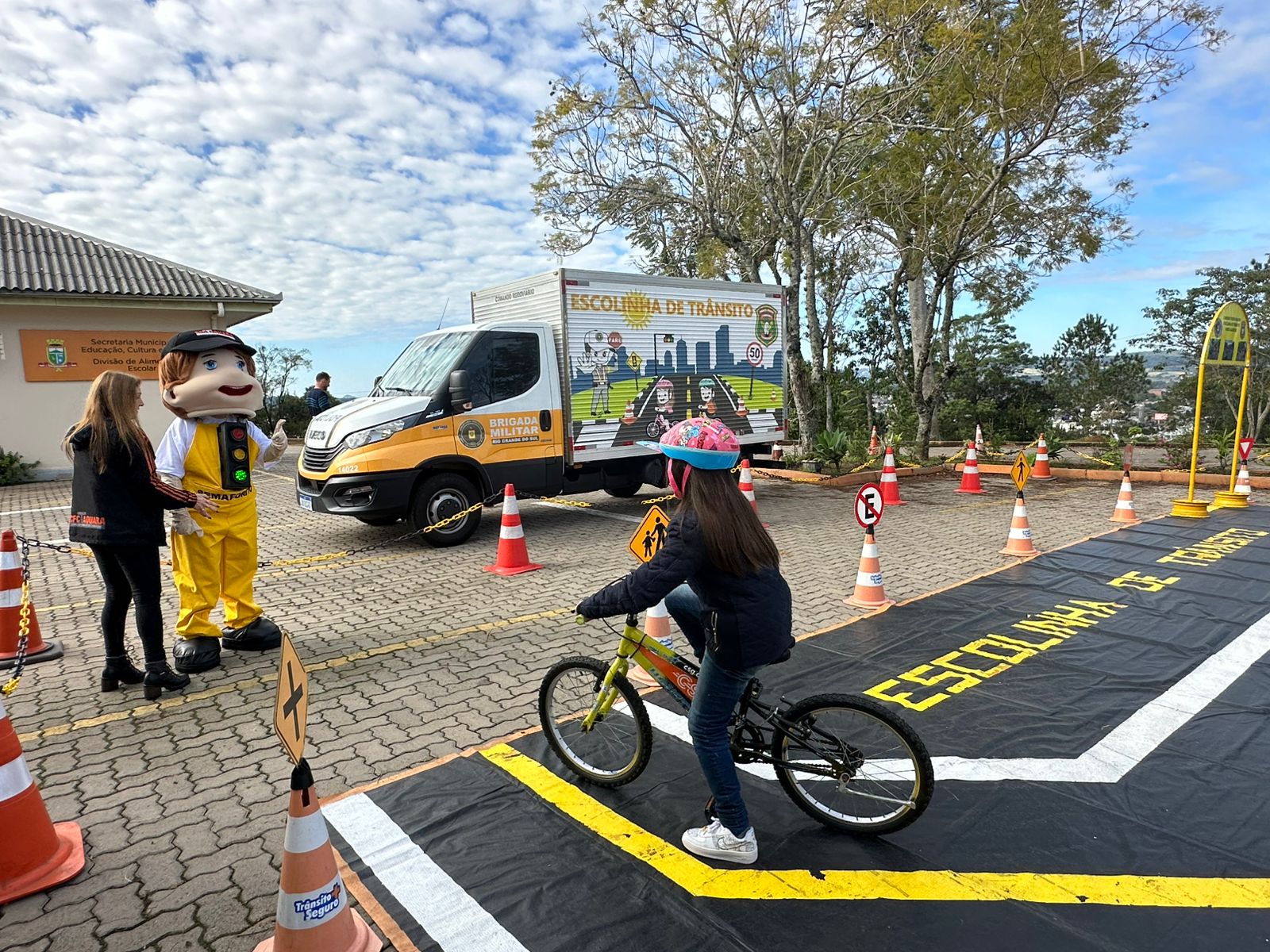 Taquara lança cartilha para reforçar educação no trânsito entre crianças e jovens