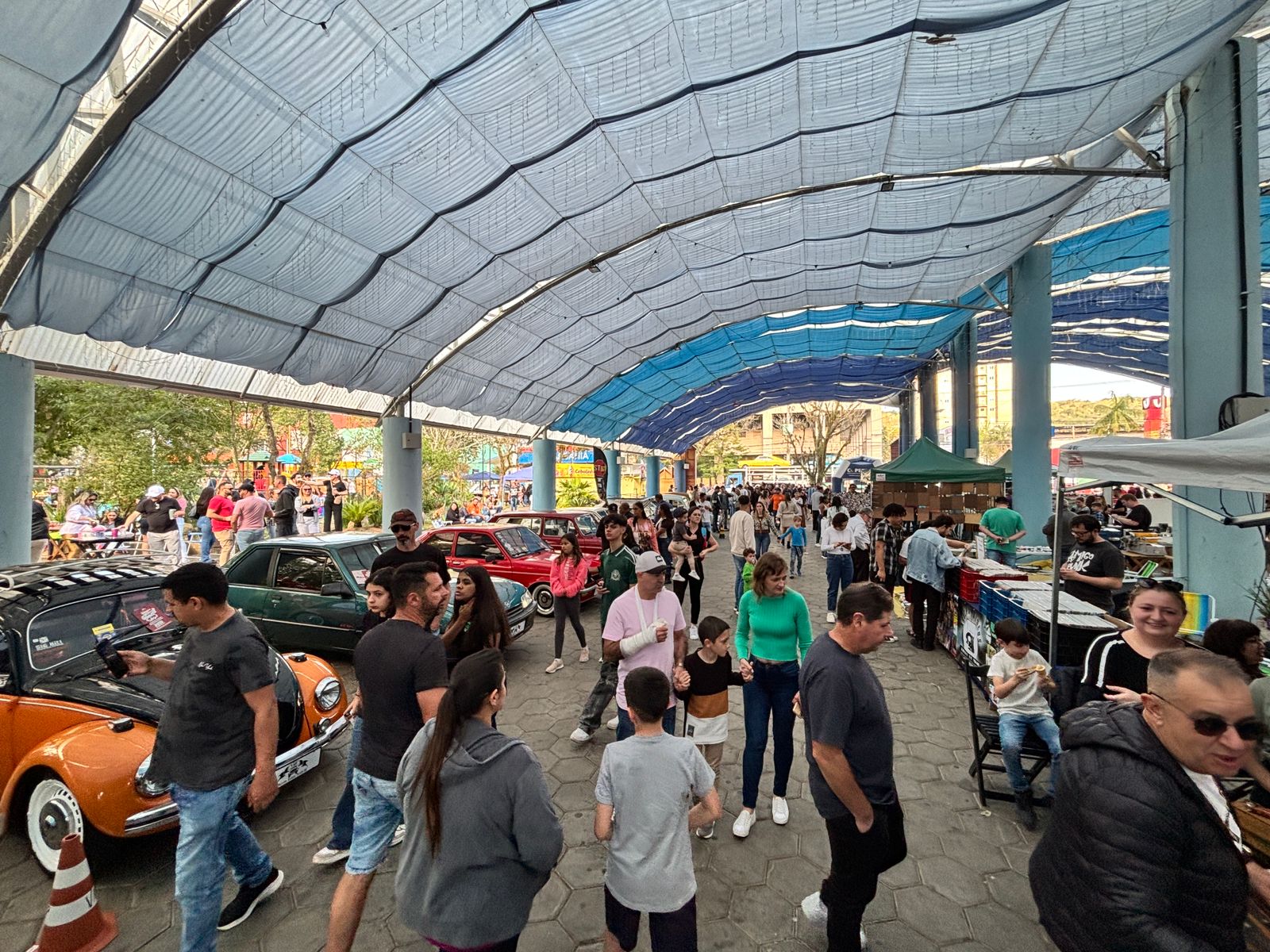 Clássicos sobre rodas atraem cerca de 10 mil pessoas em Parobé