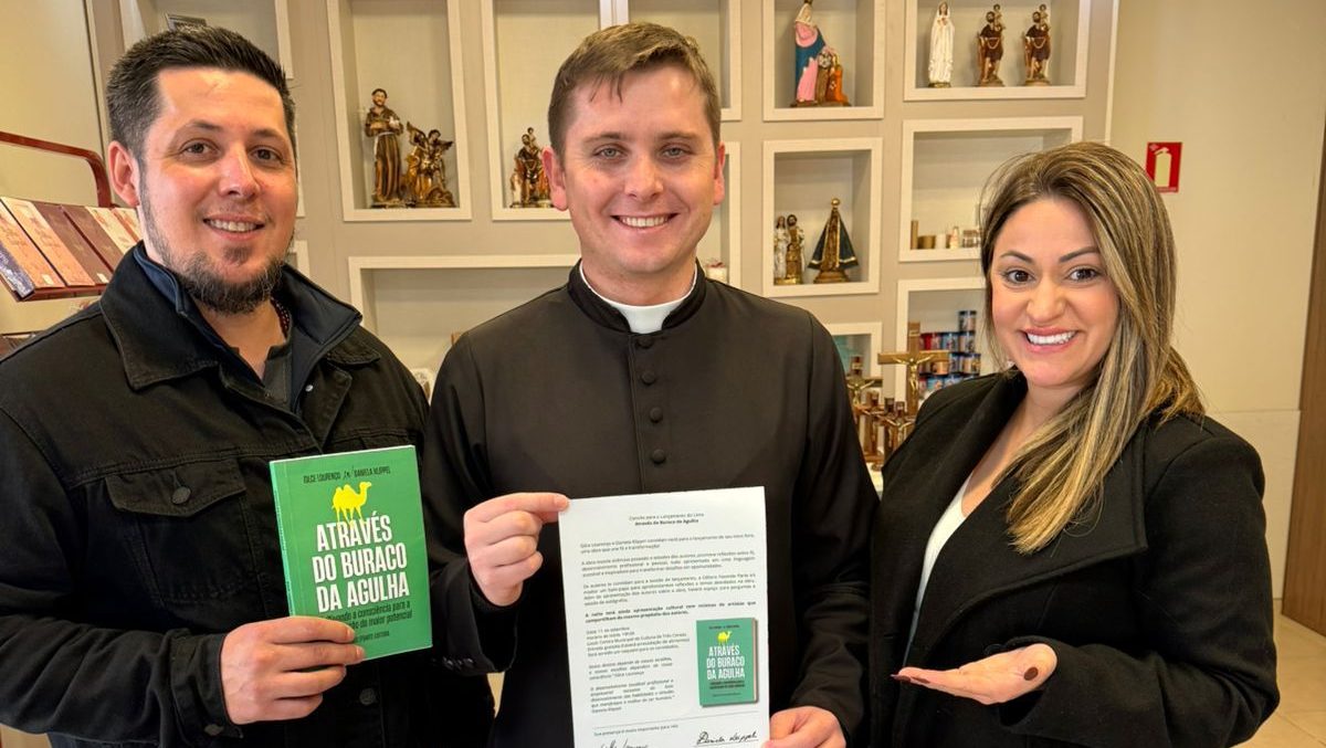 Lançamento de livro em Três Coroas une literatura, solidariedade e cultura