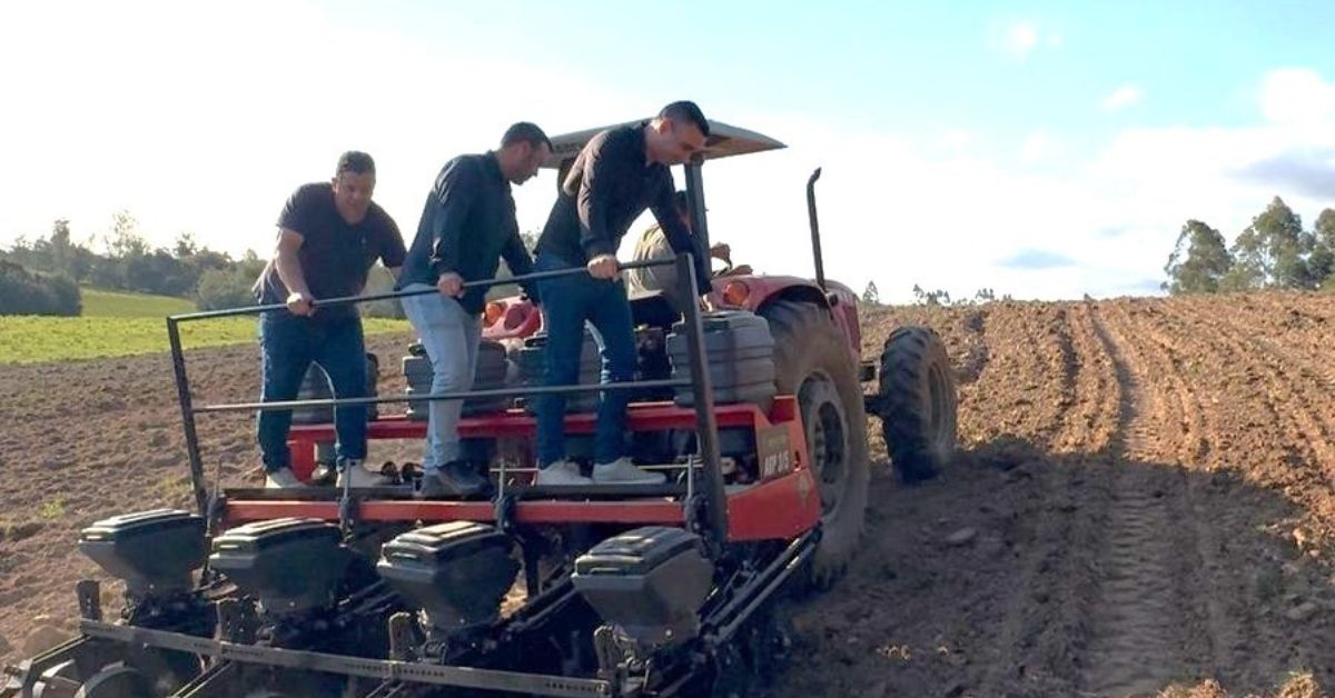 Prefeitura de Parobé investe em nova plantadeira para agricultores