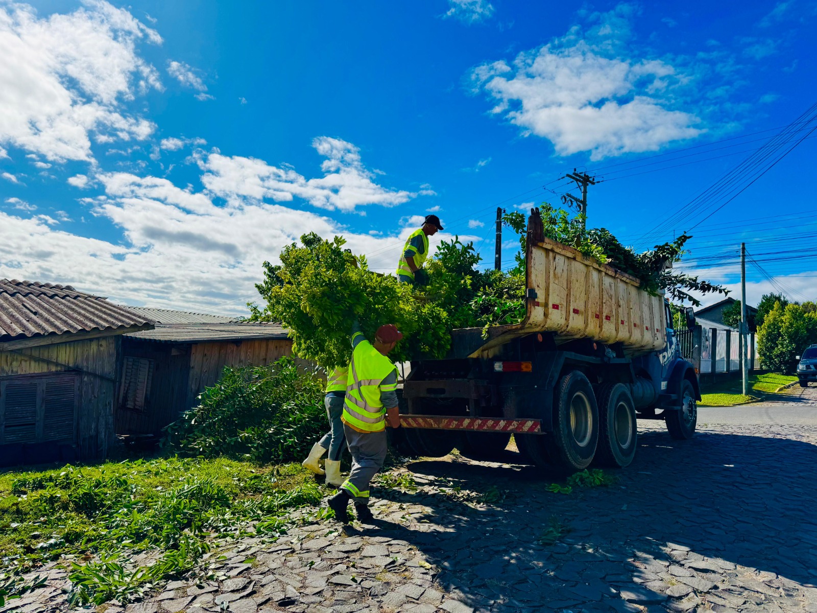 Recolhimento de podas inicia etapa no bairro Petrópolis nesta terça-feira em Taquara