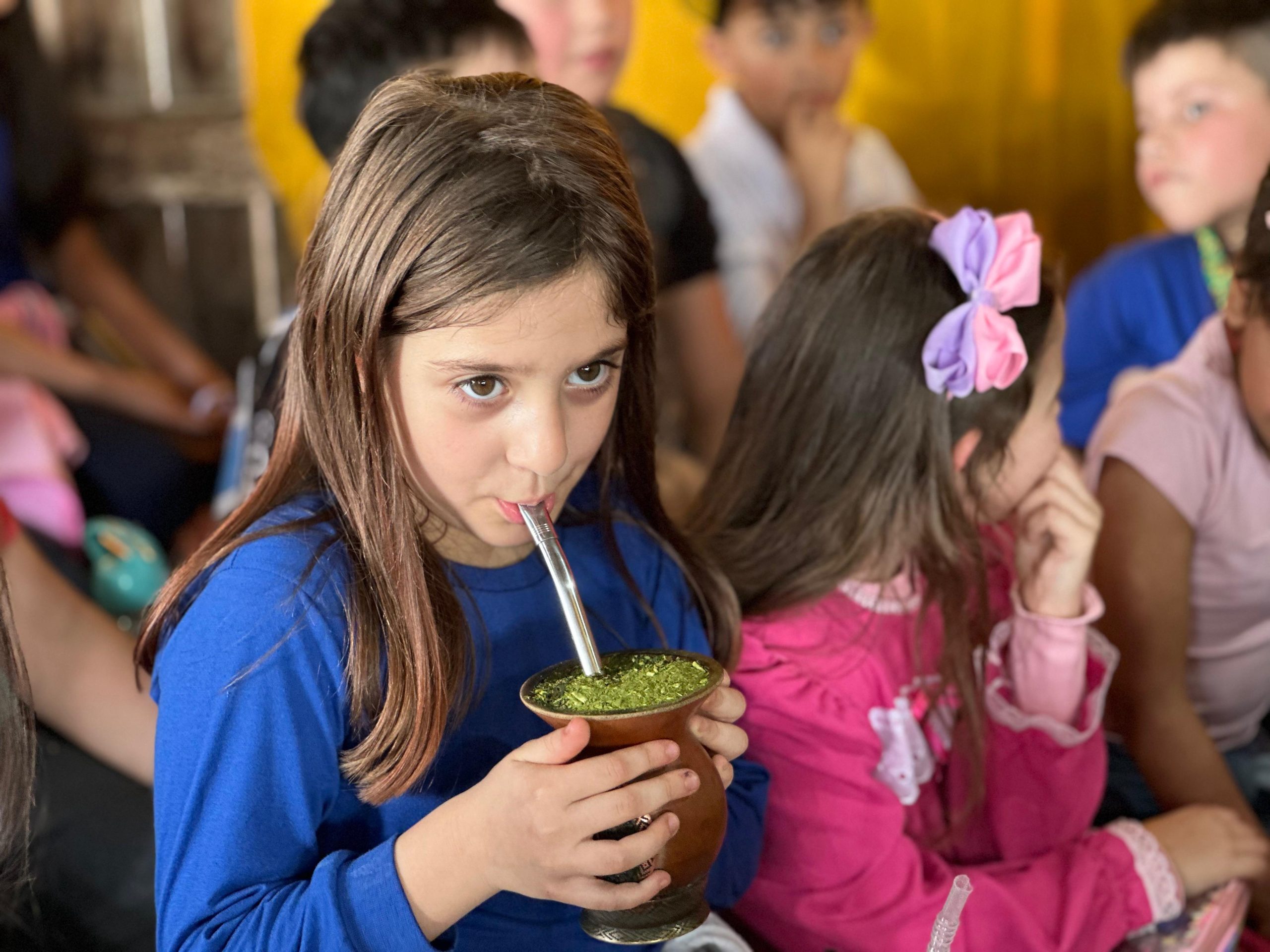 Crianças vivenciam a tradição gaúcha nas oficinas dos Festejos Farroupilhas de Taquara