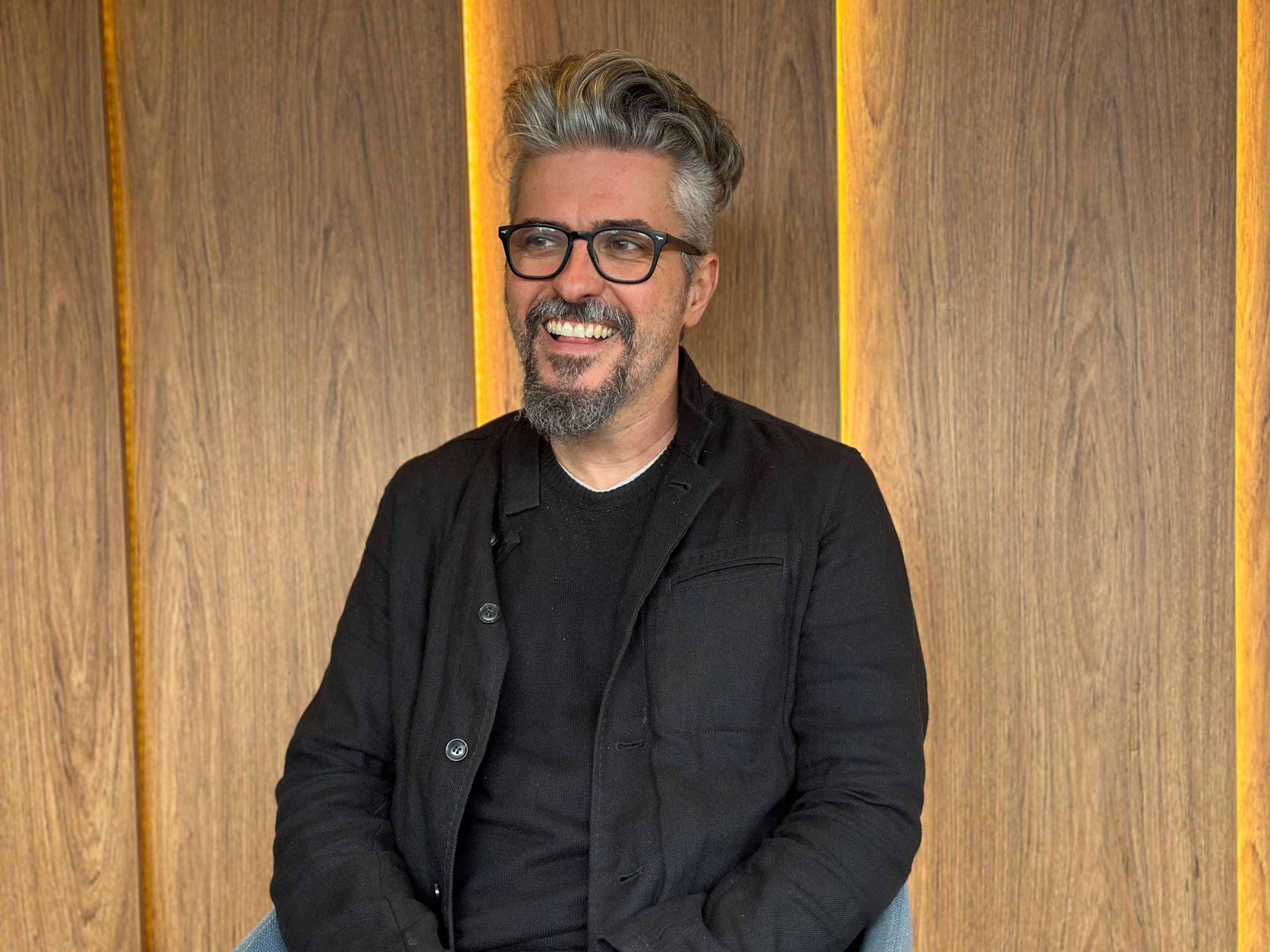 A trajetória de Grecco Buratto: entre garagens, estúdios e turnês pelo mundo