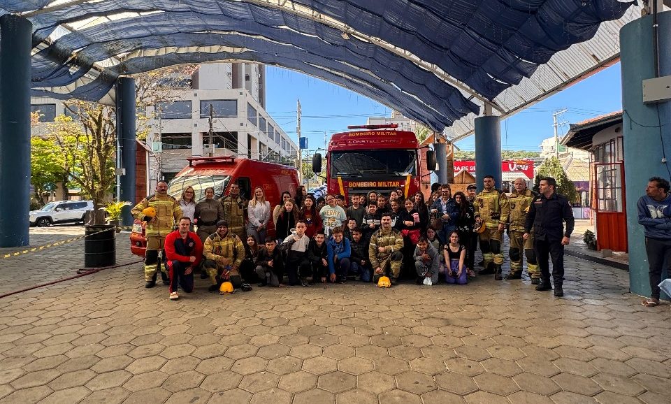 Simulação de acidente marca Semana do Trânsito em Parobé