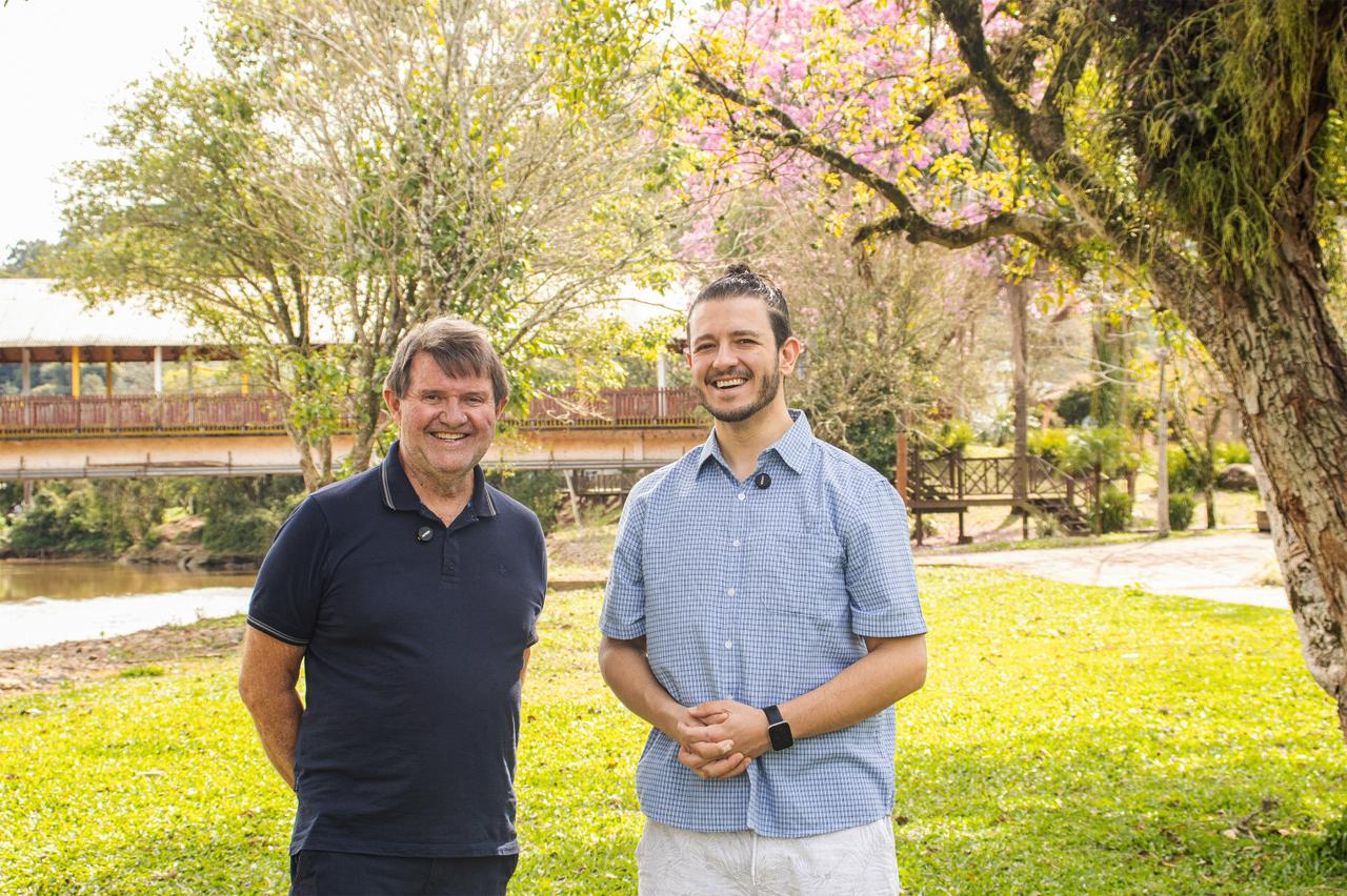 'Assim surgiu a cidade verde': livro aborda política, esportes e identidade cultural de Três Coroas
