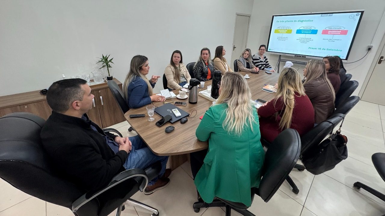 Reunião discute estratégias para fortalecer políticas infantis em Parobé