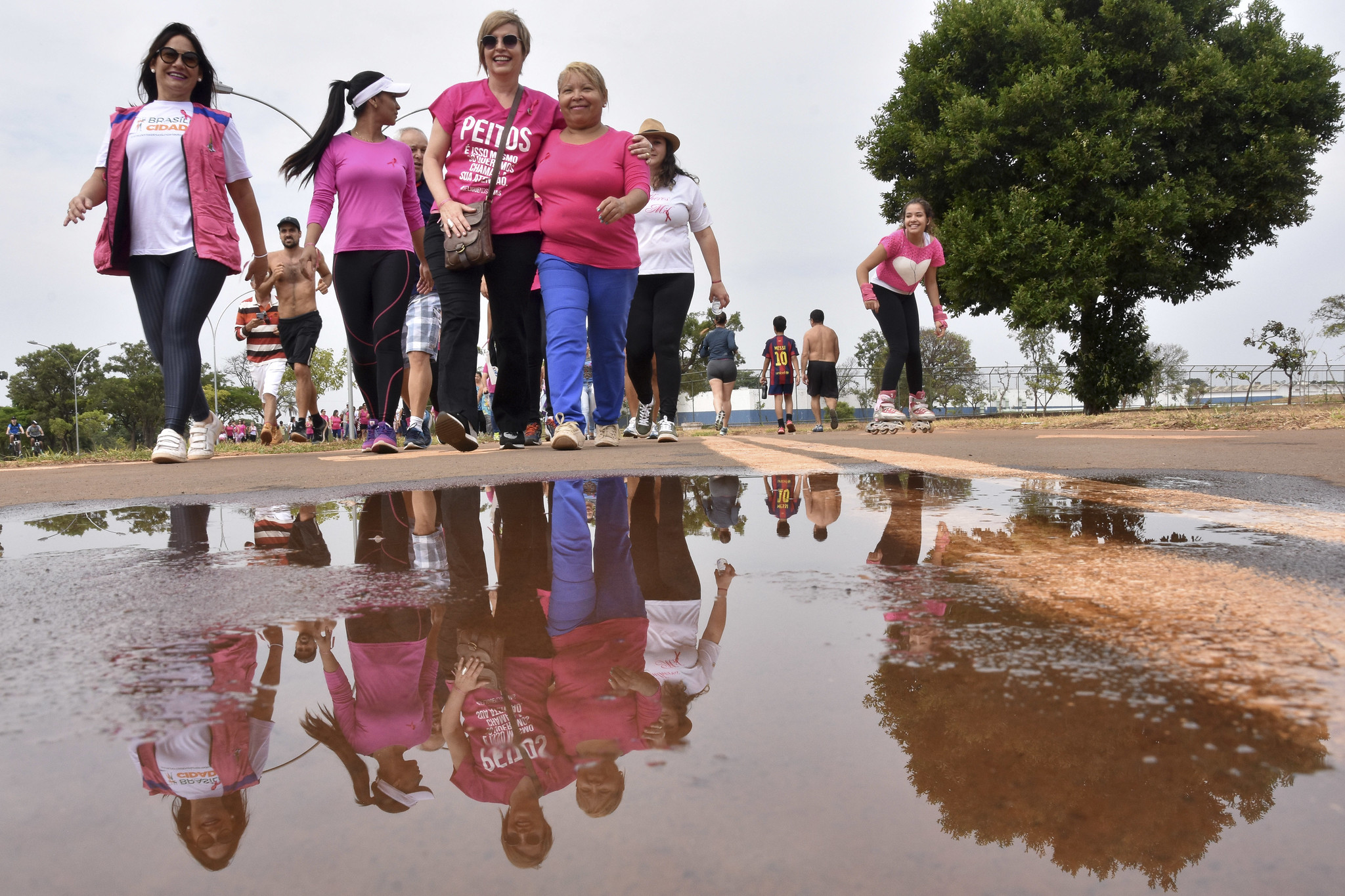 Caminhada Rosa em Igrejinha reforça prevenção e diagnóstico precoce do câncer de mama