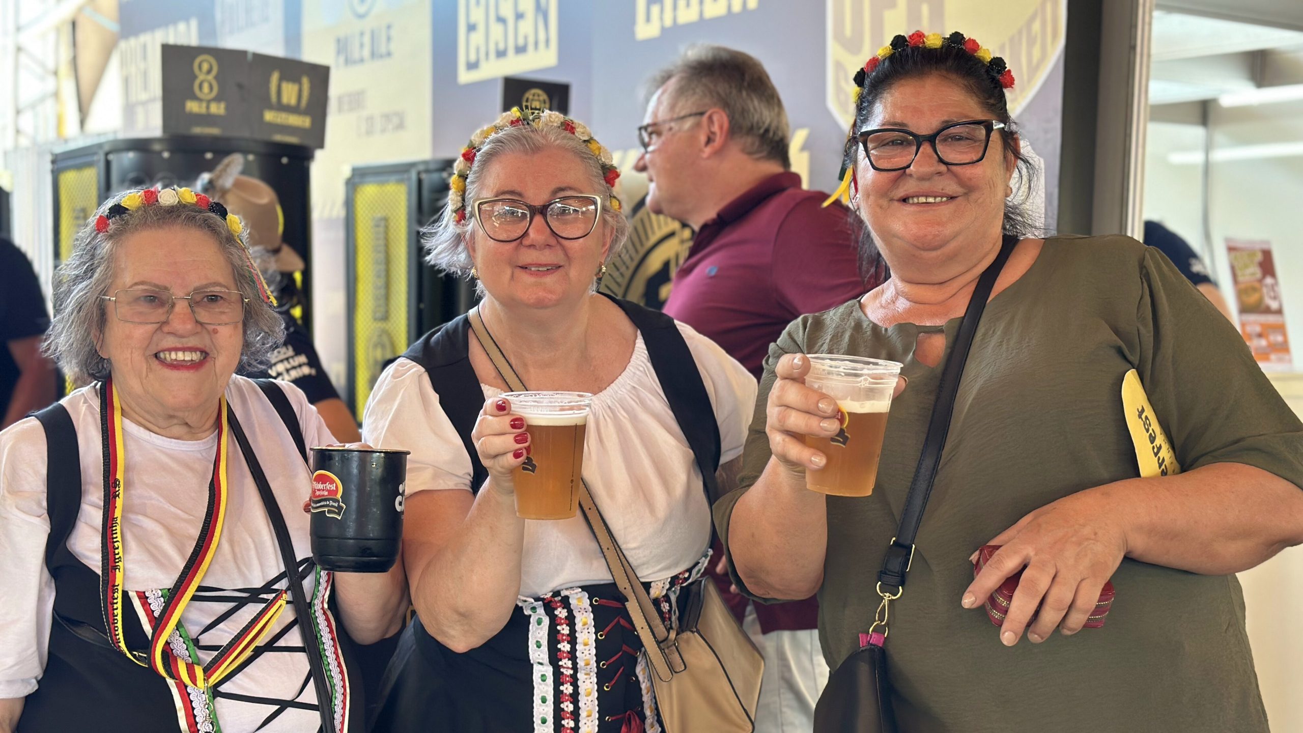 Seniorentag promove diversão e cultura durante a 36ª Oktoberfest