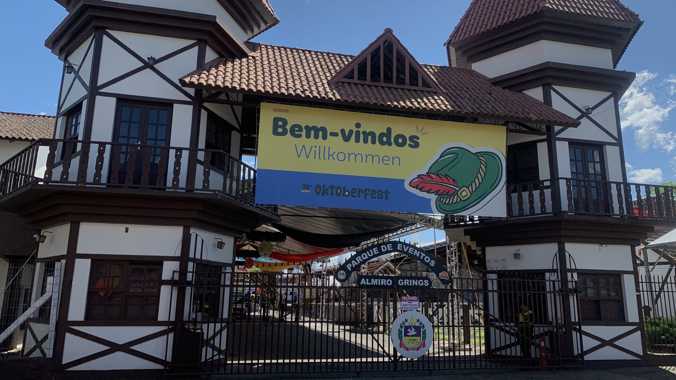 Parque de Eventos Almiro Grings passa por ajustes finais para receber a 36ª Oktoberfest