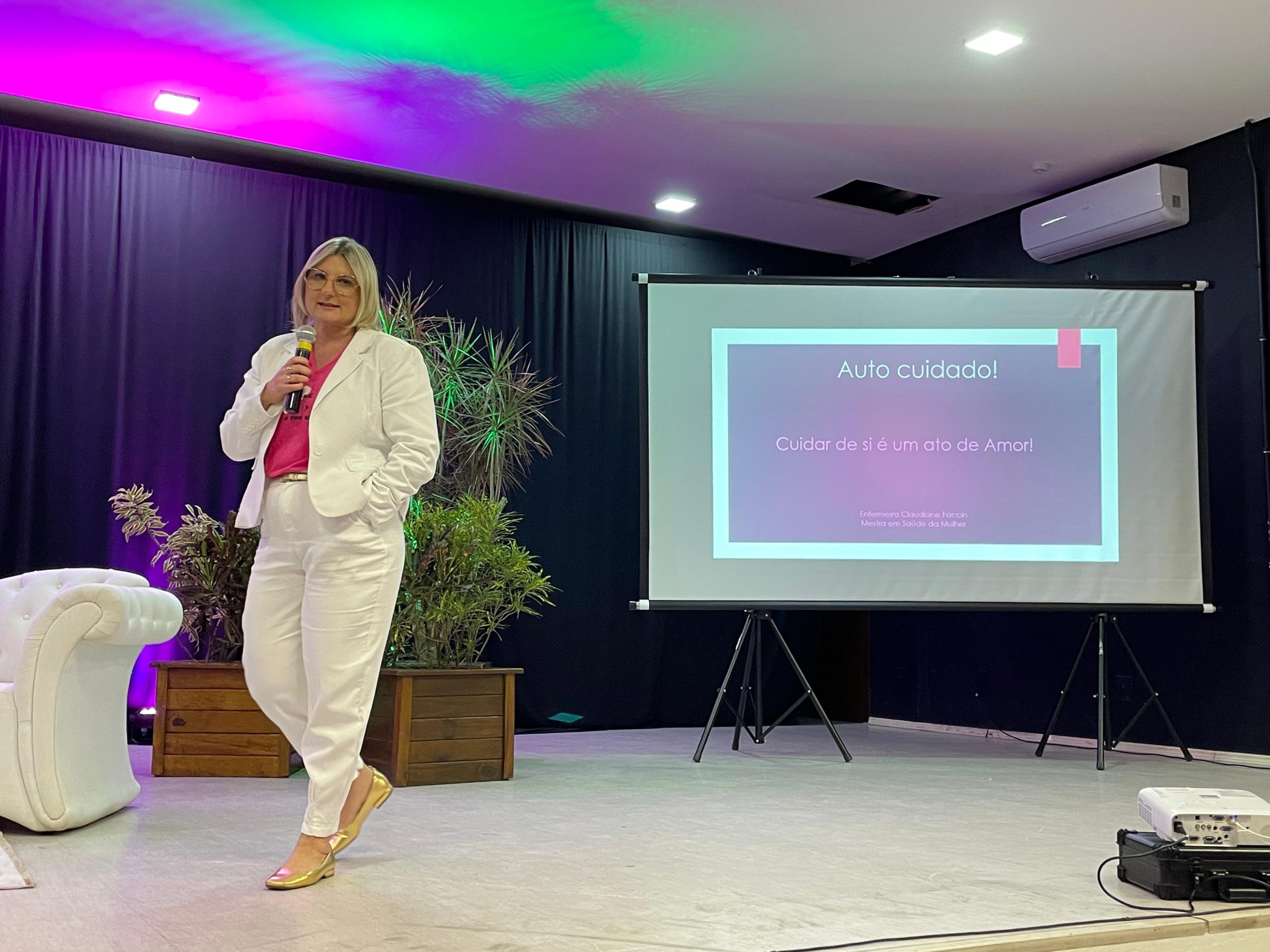 Evento alusivo ao Outubro Rosa reforça importância da prevenção e do autocuidado em Igrejinha