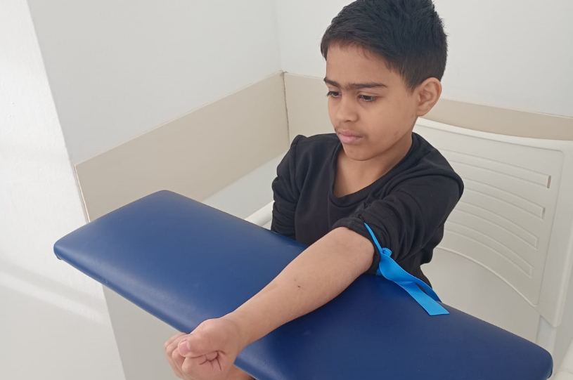 Menino de Igrejinha com anemia rara celebra bons resultados médicos, mas família ainda enfrenta altos custos