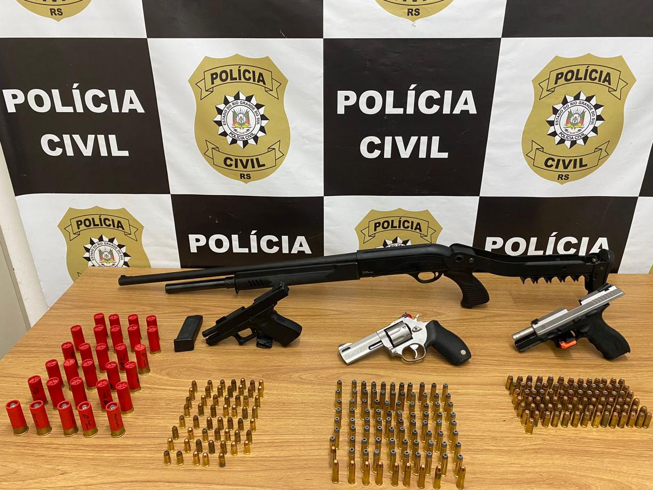 Polícia Civil faz operação contra posse ilegal de arma e caça-níqueis em Taquara