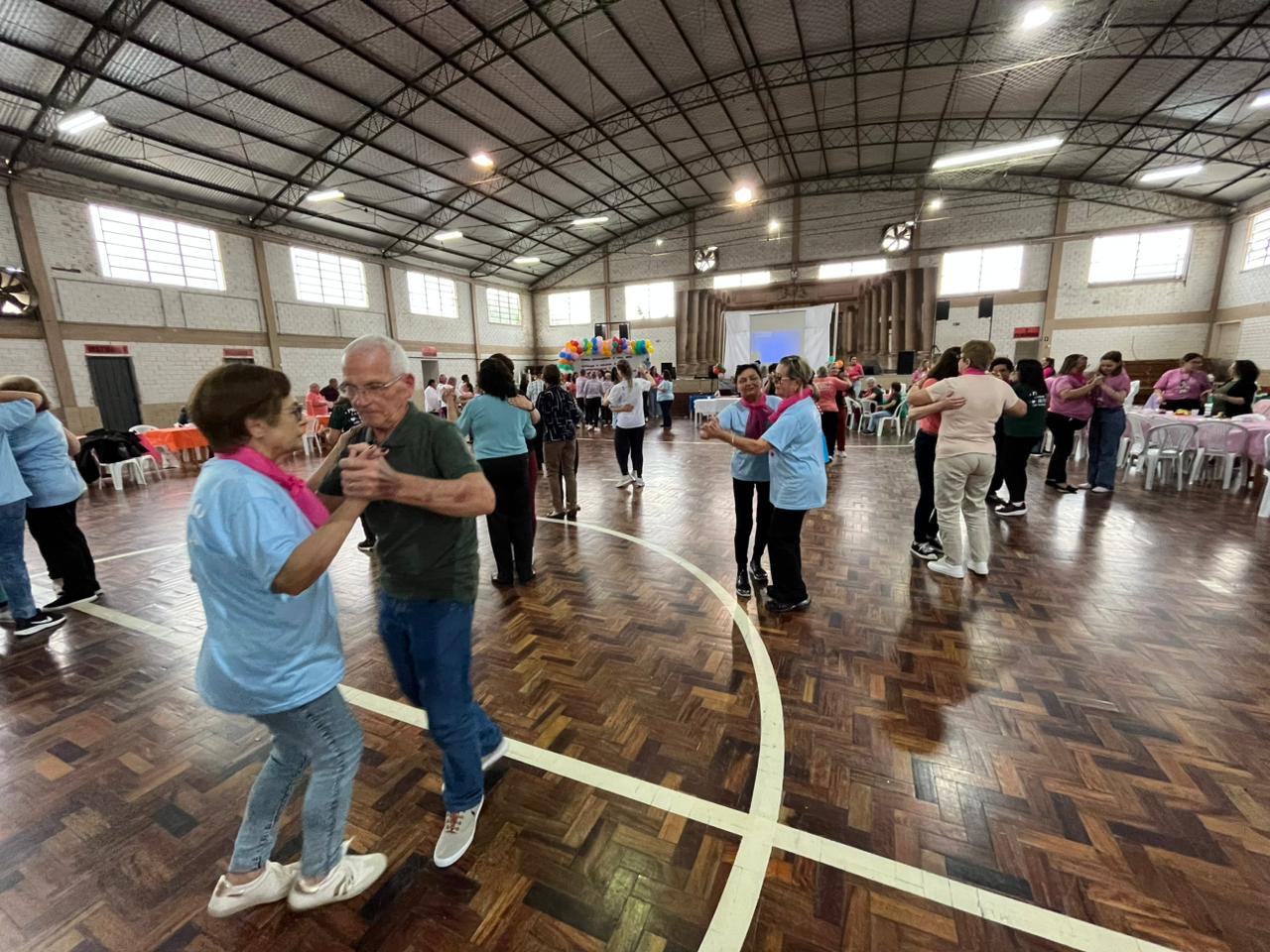 Parobé celebra Dia do Idoso e abertura do Outubro Rosa com tarde de integração e homenagens