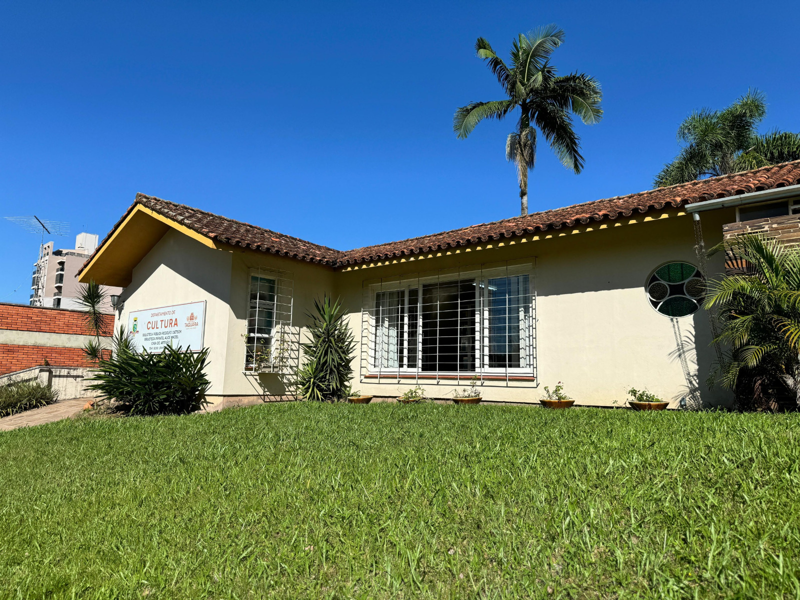 Prefeitura transfere temporariamente setores para novo endereço durante reforma do Palácio Municipal