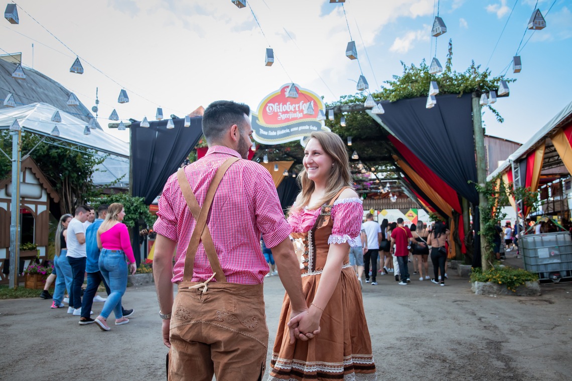 36ª Oktoberfest de Igrejinha valoriza tradição com incentivo ao uso do traje típico