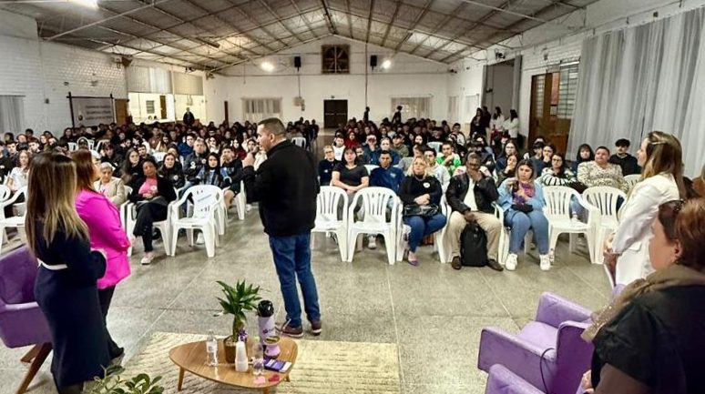 Exibição de documentário sobre violência doméstica reúne cerca de 300 pessoas em Parobé