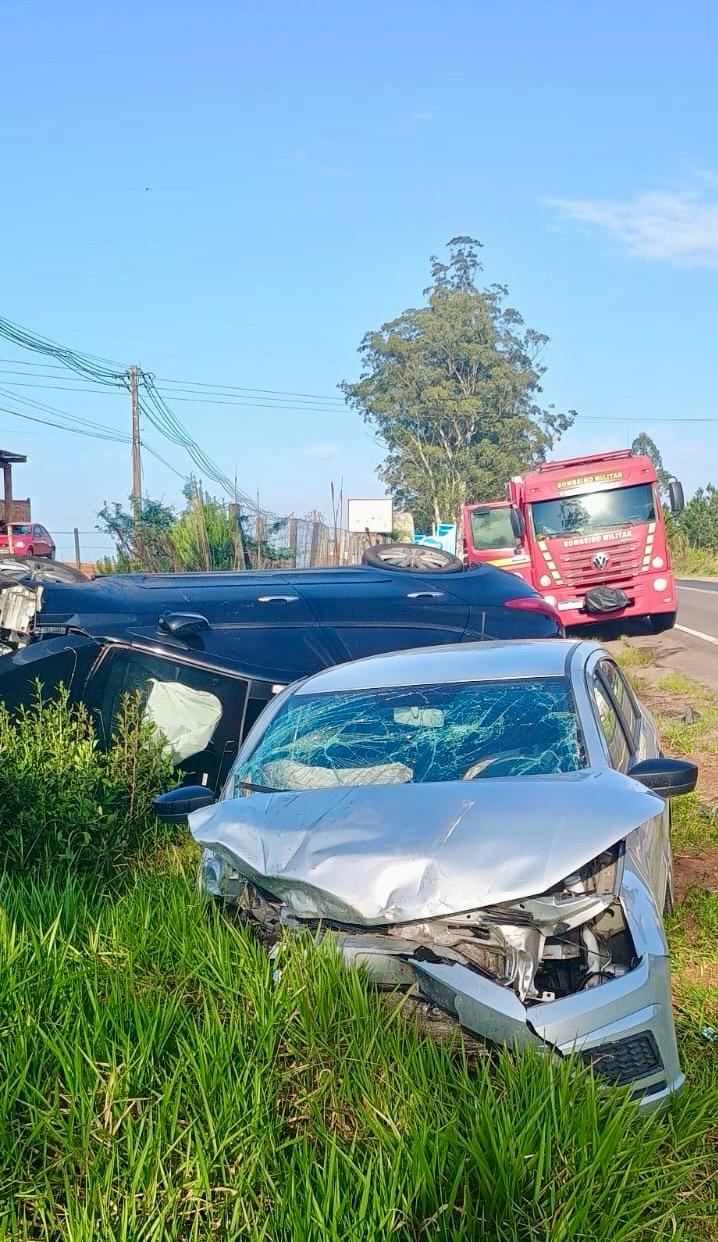 Colisão entre dois carros na ERS-239 deixa motoristas feridos
