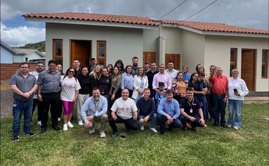 Parobé entrega oito novas casas do Programa “A Casa é Sua – Município Resiliente”