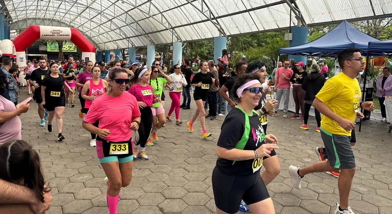 Run 5K Outubro Rosa reúne centenas de participantes em manhã de conscientização e alegria em Parobé