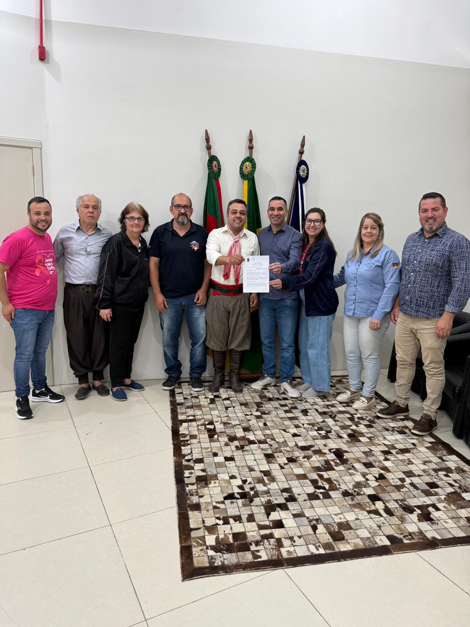 CTG Querência Azaléia recebe terreno para construção de sua sede