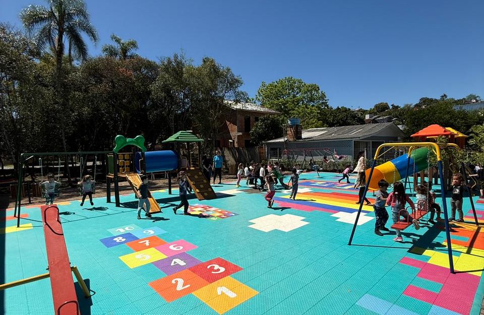 Inaugurada nova pracinha da EMEF Professora Ana Maria Fay dos Santos, em Parobé