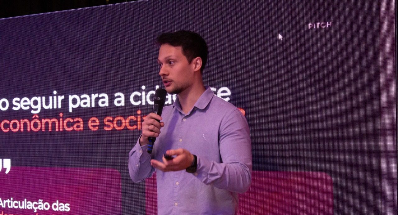 Mestrando da Faccat conquista 3º lugar no Pitch Day do Programa Hangar 2025