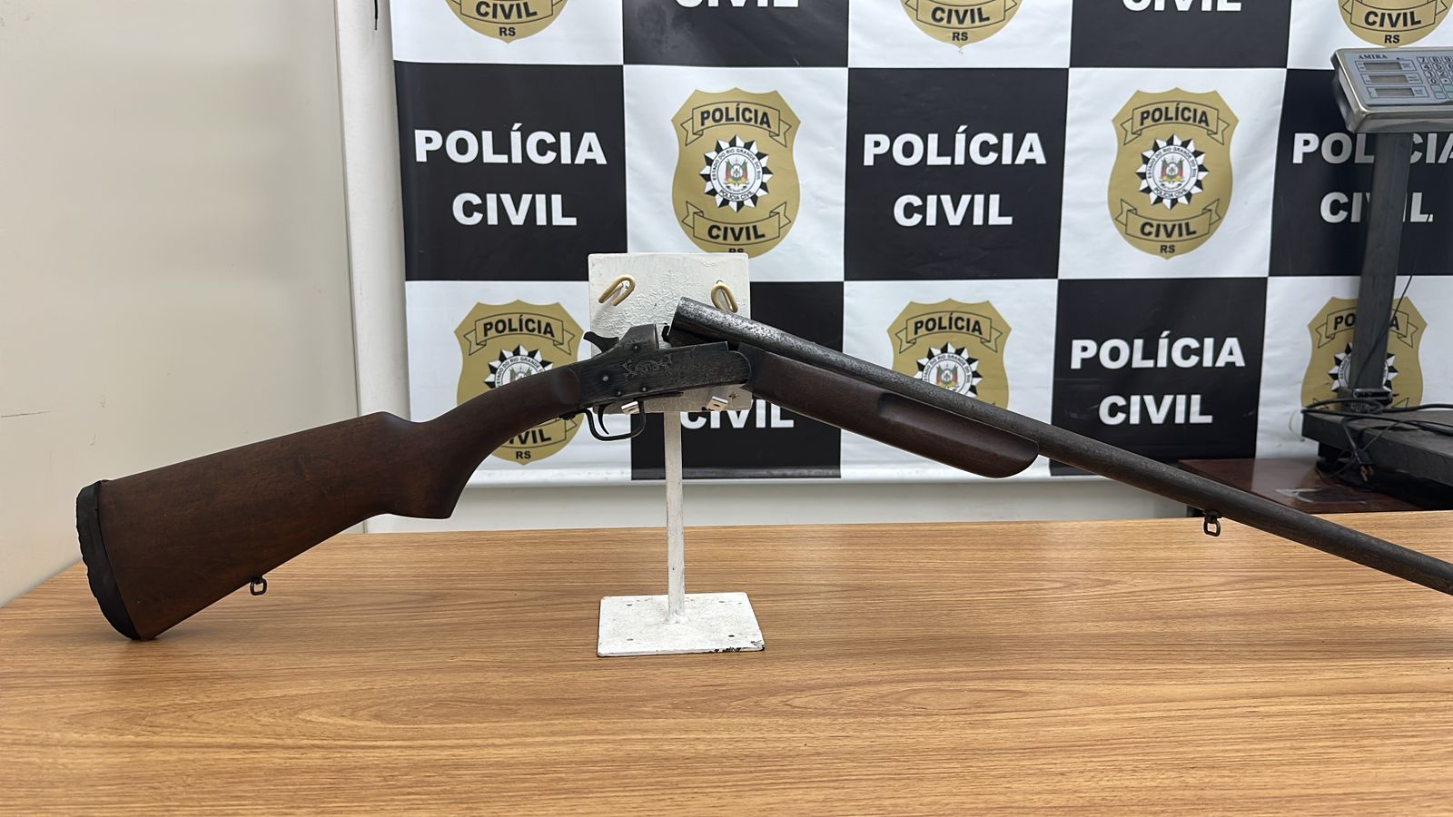 Polícia Civil prende homem por disparo de arma, porte ilegal e ameaça em Rolante