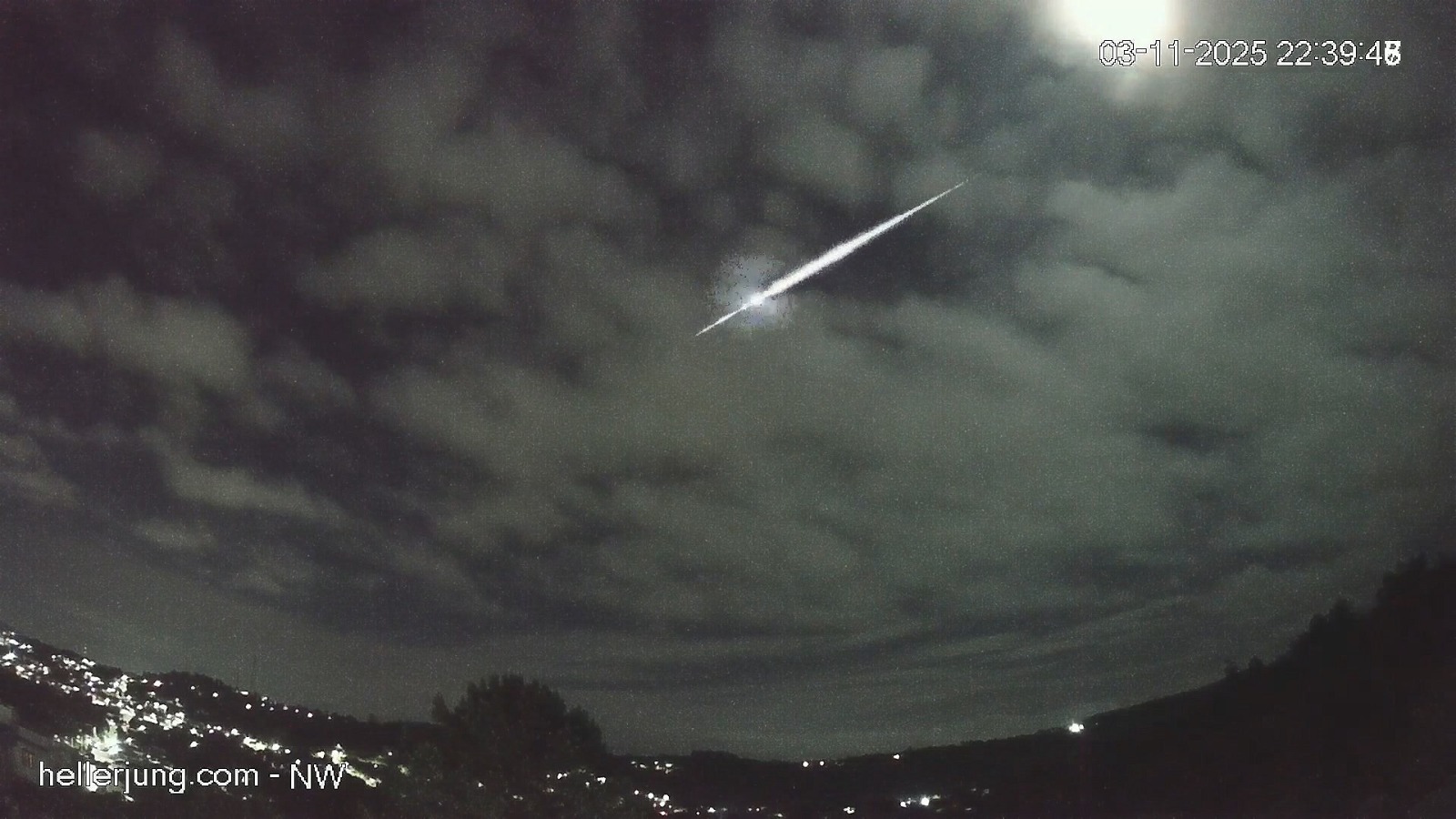 Meteoro Fireball de brilho intenso é captado em Taquara — veja o vídeo