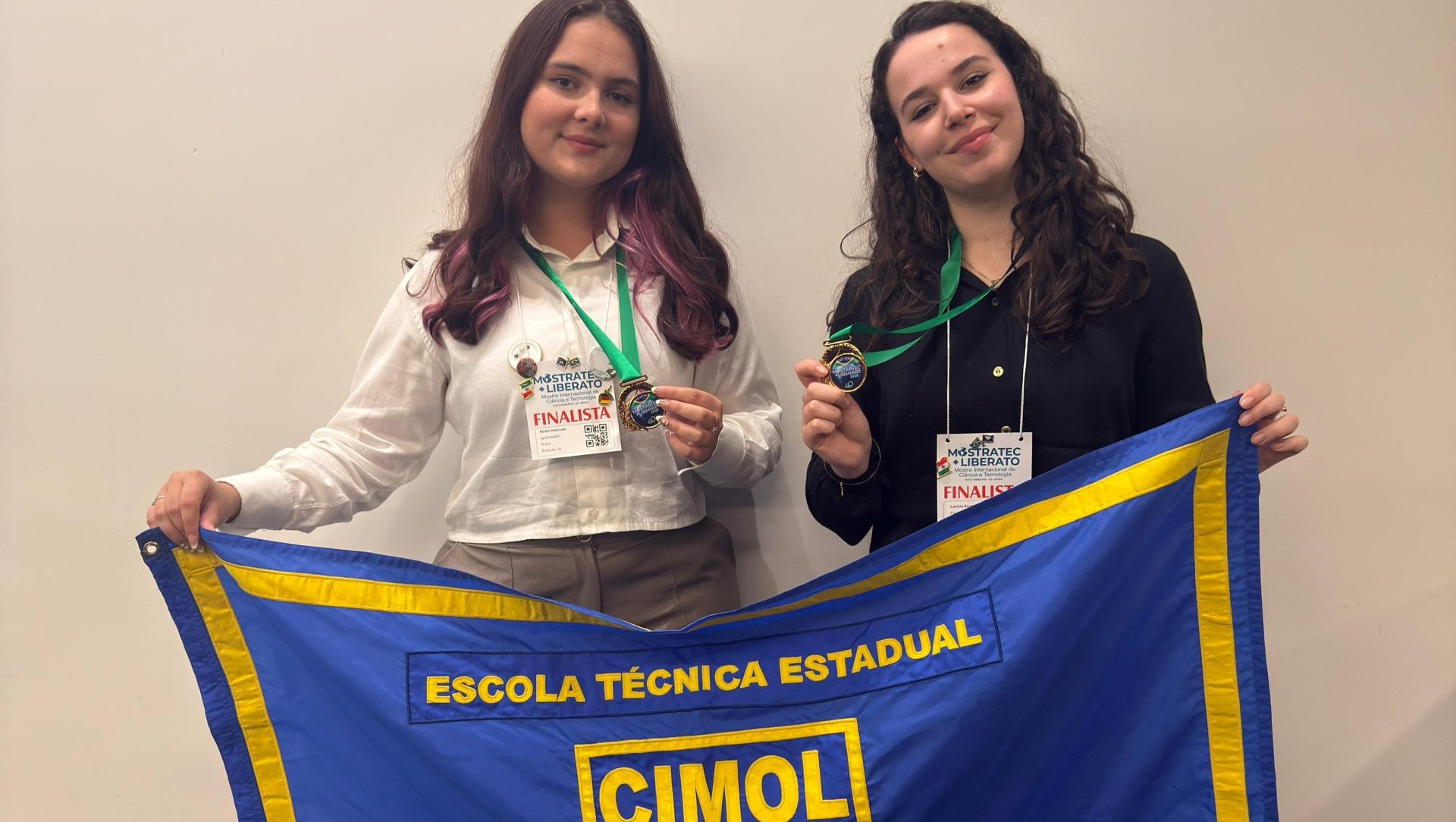 Alunas do CIMOL conquistam destaque internacional com projeto sustentável ECO-BEE na Mostratec 2025