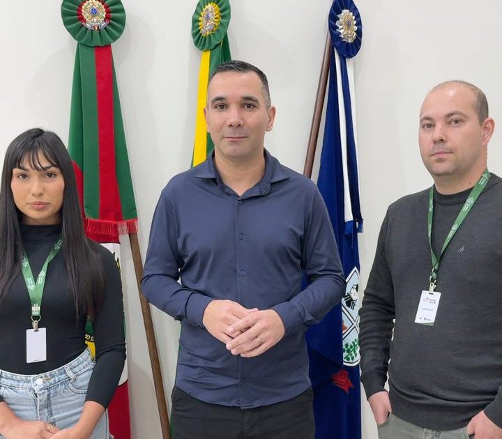 Parobé recebe dois novos Agentes de Desenvolvimento da Família (ADFs)