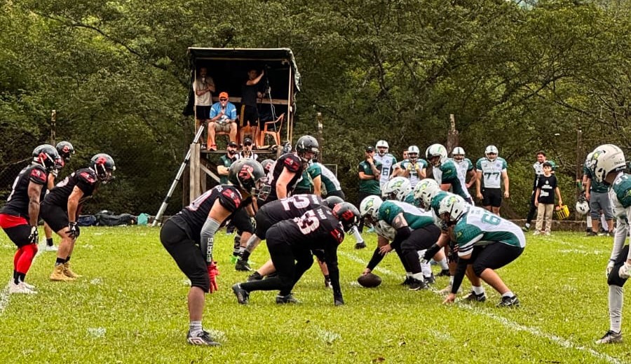 Bears Football Vale Paranhana disputa título nacional da Superliga de Futebol Americano
