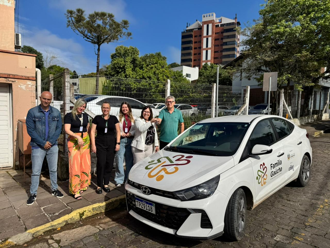 Taquara recebe veículo para reforçar ações do Programa Família Gaúcha